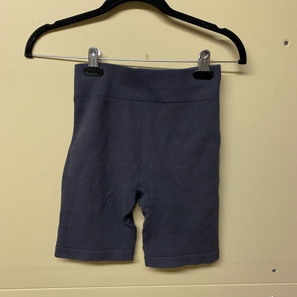 2/$20❤️- SHORTS | Women’s thick cut biker shorts size XS - Picture 3 of 3